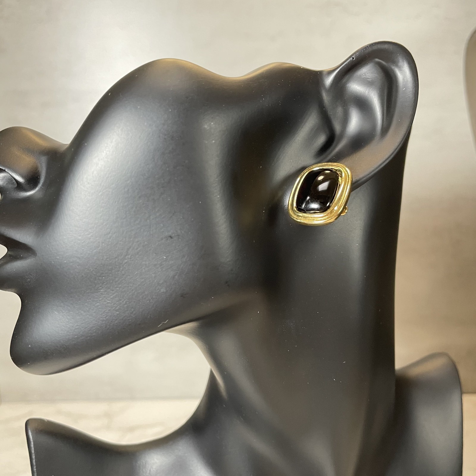 Vintage Trifari Signed Gold Tone & Black Onyx Designer Square Oval Earrings