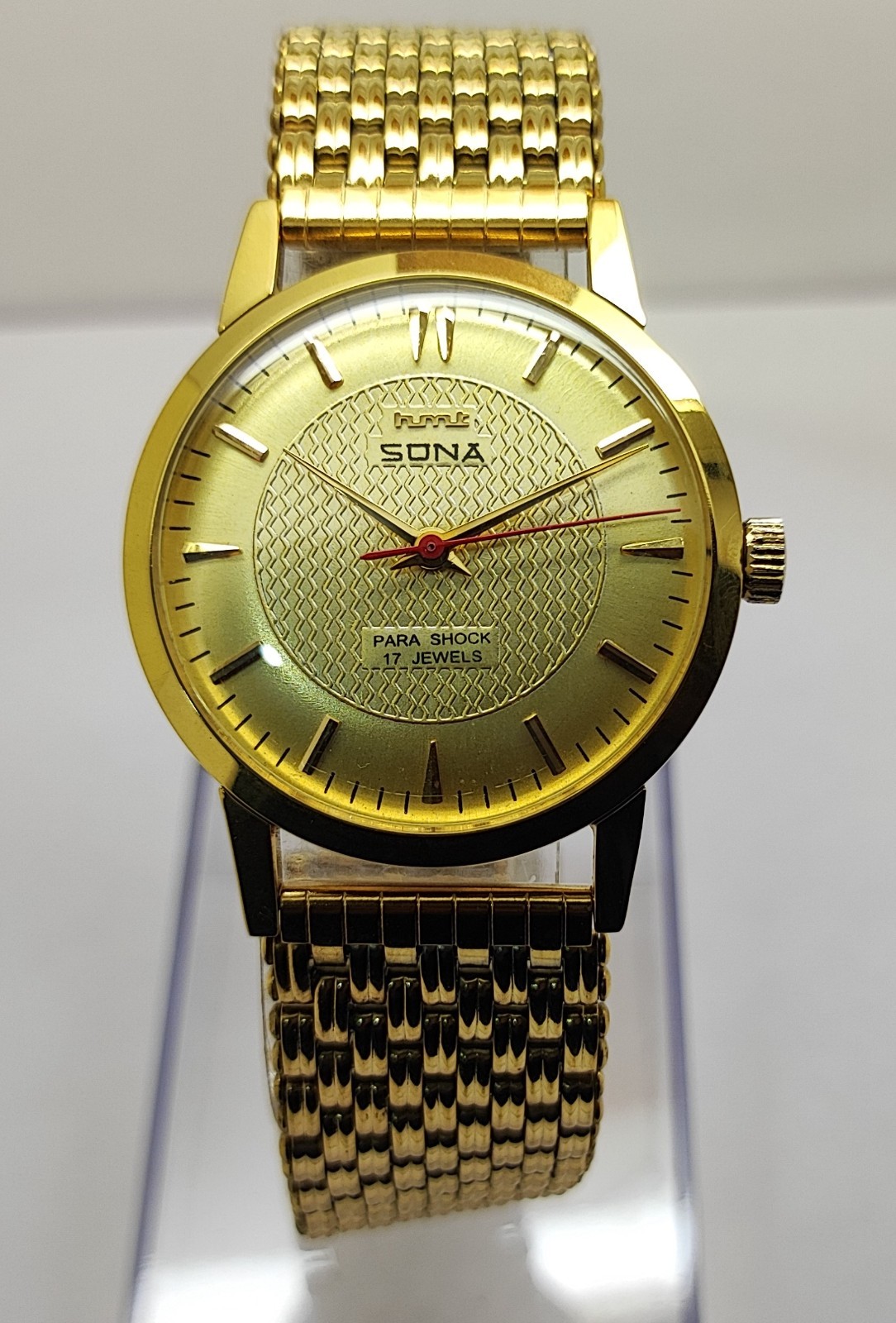 Vintage Hmt Sona Gold Dial 17 Jewels Para Shock Mechanical hand winding Watch