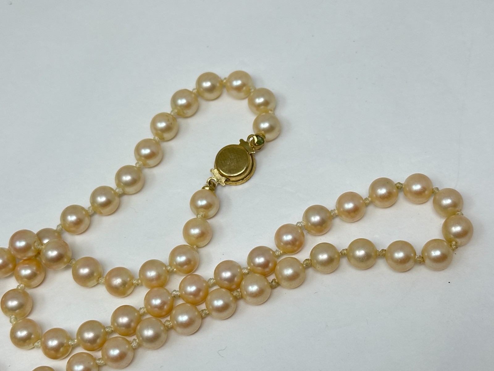 Vintage 6mm Blonde Faux Pearl Beaded 16″ Necklace Gold Tone Clasp