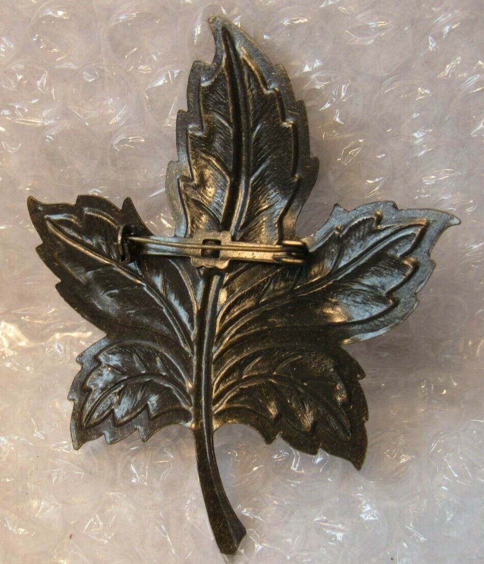 VINTAGE BRONZE COLOR METAL GREEN RED GOLD LARGE LEAF BROOCH PIN 3″ AUTUMN