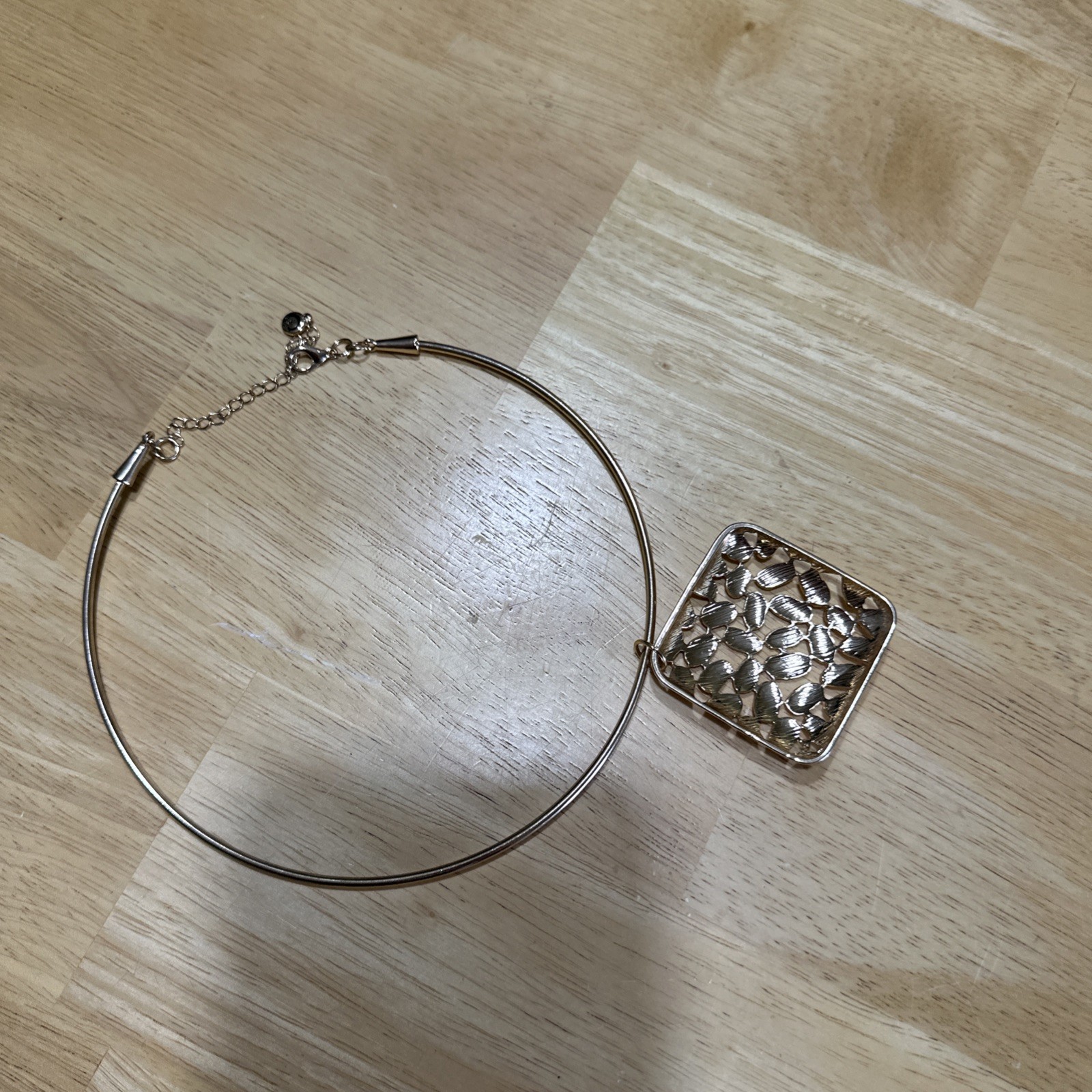 Fashion Necklace/choker marked 1946 Double strand gold tone chain