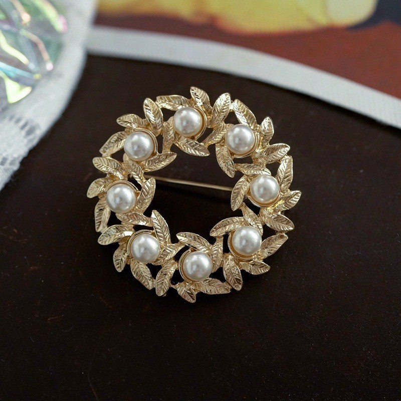 Vintage Women Rhinestone Baroque Brooch Accessories Retro Pearl Pins Party Gift