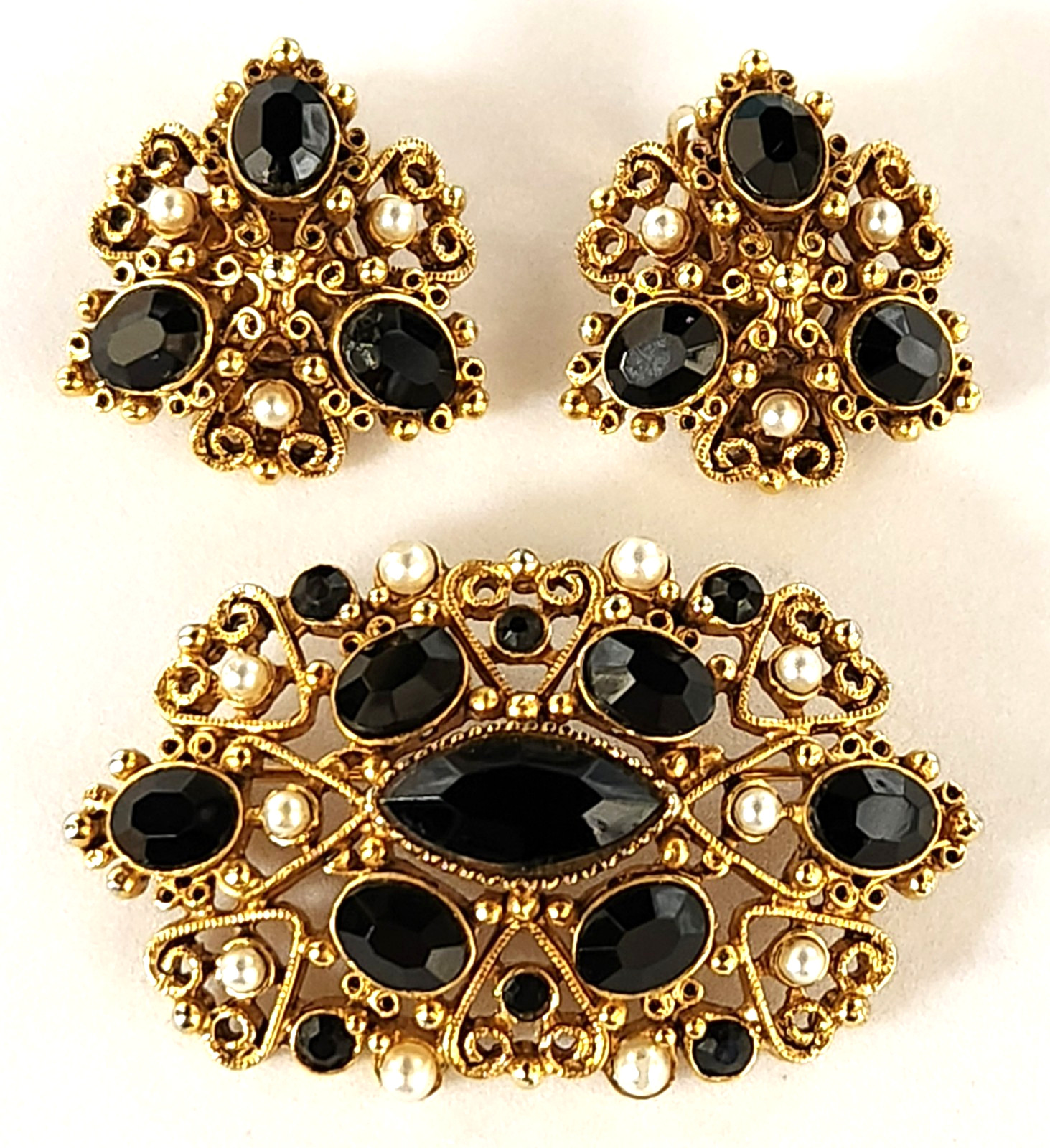 Vintage Signed Florenza Black Rhinestone Faux Pearl Clip Earrings Brooch Set