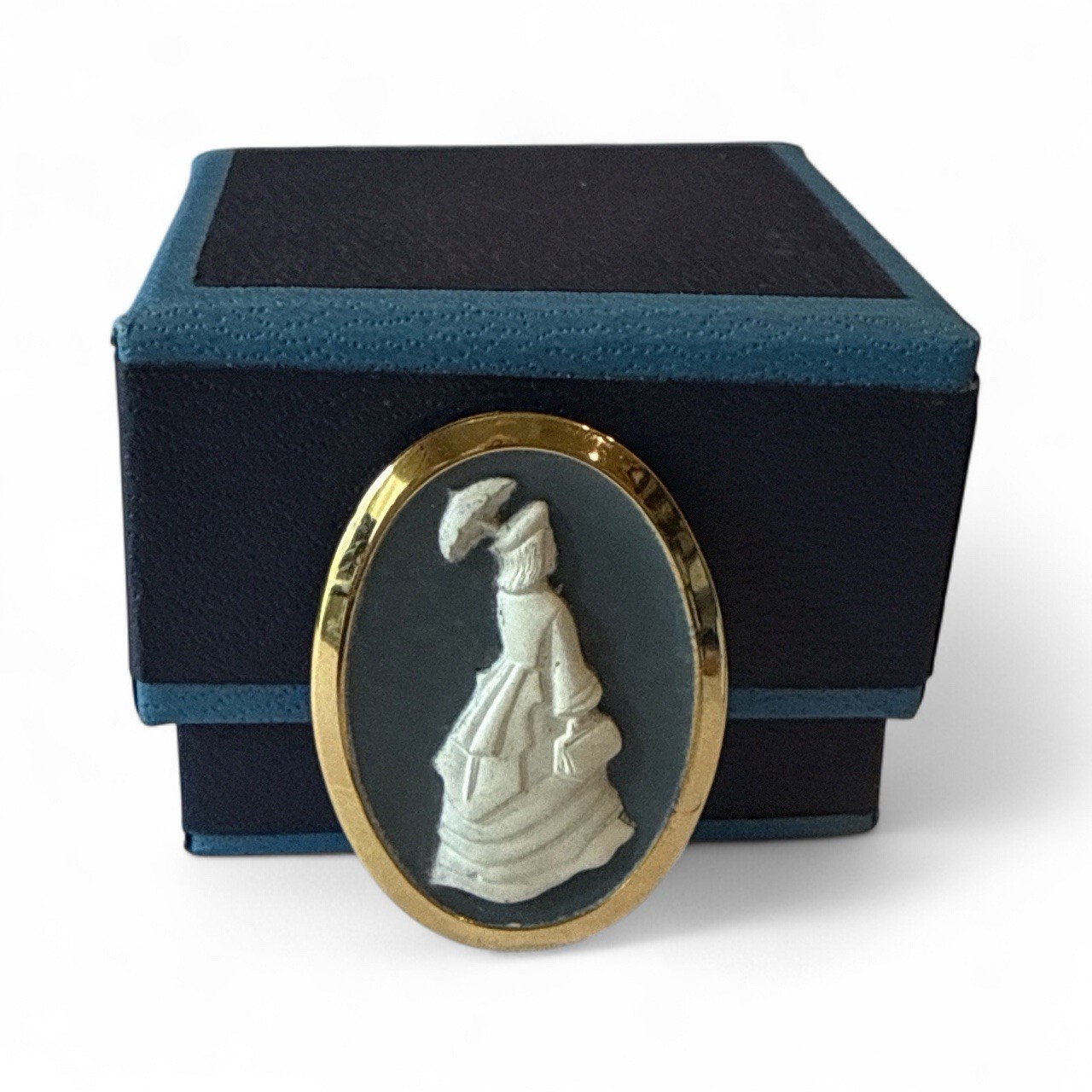 Vintage Woman Cameo Brooch Pin