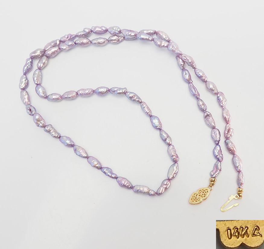Beautiful 14k yellow gold clasp purple lavender fresh water pearl necklace