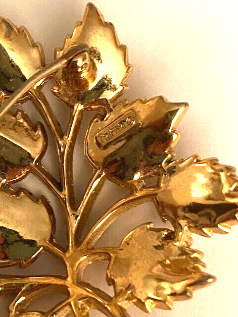 SIGNED TRIFARI Brooch RETRO ERA 1950-1959 Brushed Gold Tone Leaf Pin