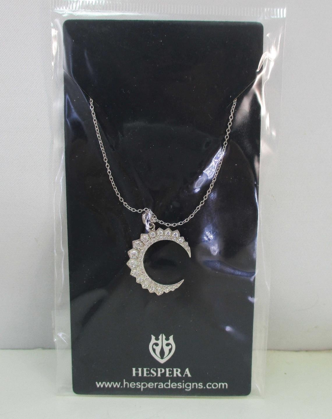 Hespera Silver Crescent Moon Necklace – NEW