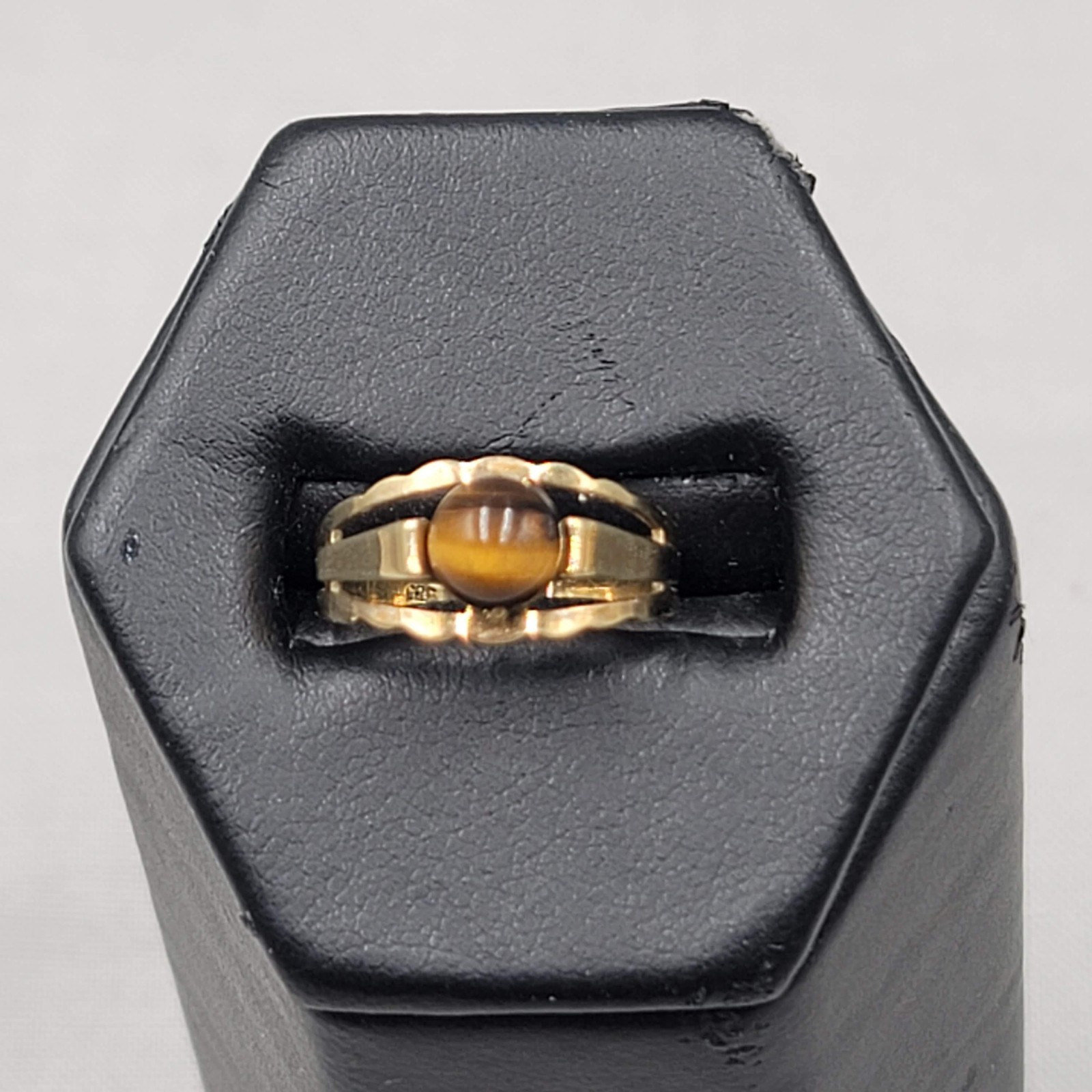 Vintage 585 14k Yellow Gold Ring Tigers Eye Stone 1.5 grams Size 5.5