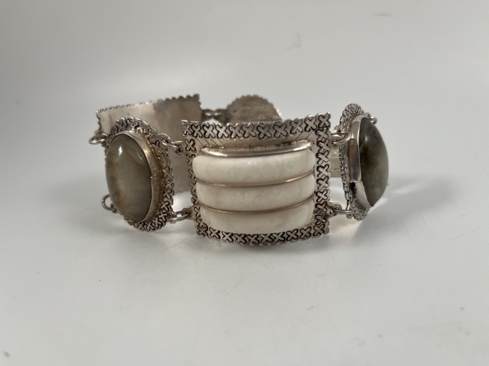 VINTAGE SILVER MEXICO BEIGE & WHITE AGATE PANEL BRACELET 7.25