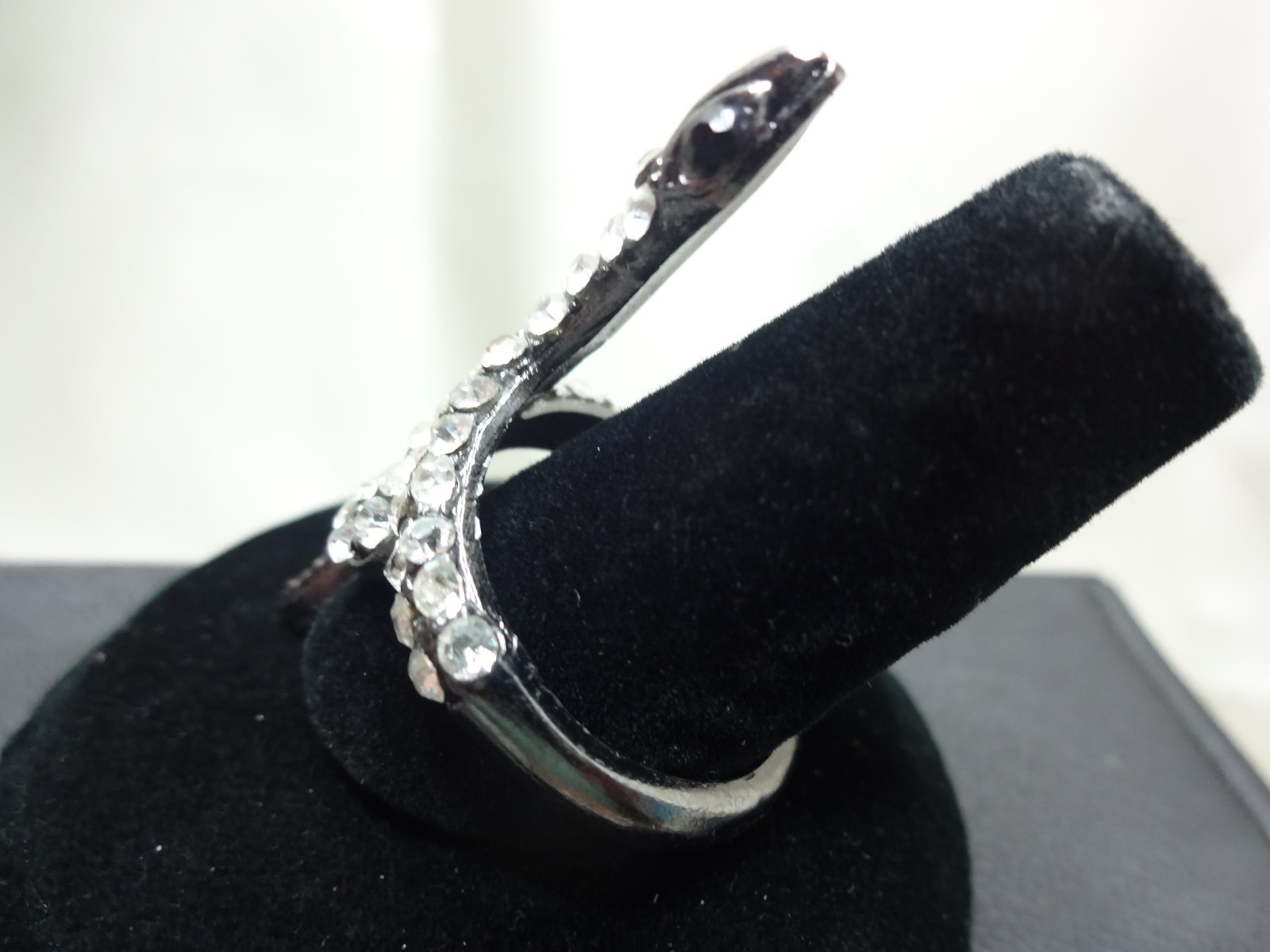 VINTAGE METAL ALLOY SNAKE RING WITH CRYSTAL INLAID BODY APPROX. SIZE 9