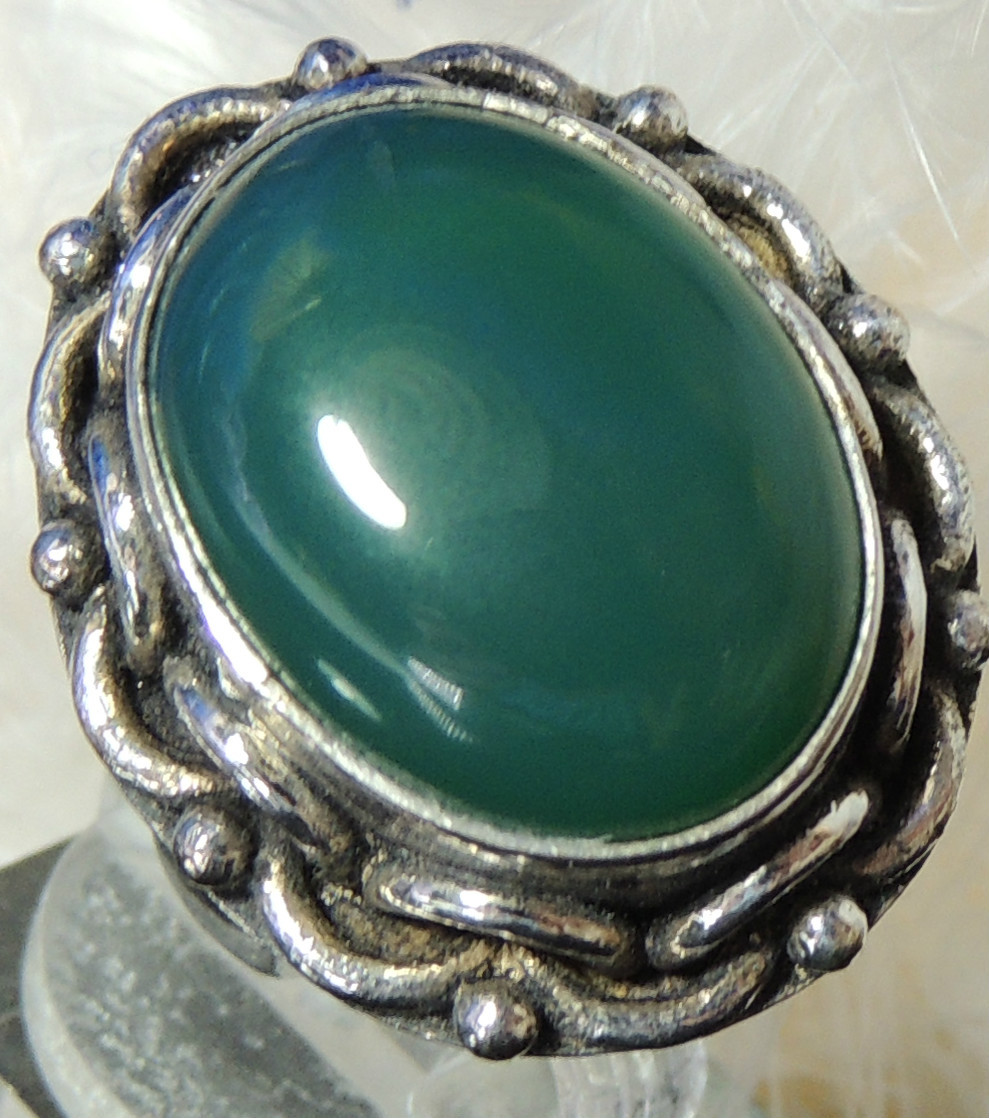 Vintage Chrysoprase 1 1/8″ Sterling Silver 0.925 Cocktail Band Ring size 7.5