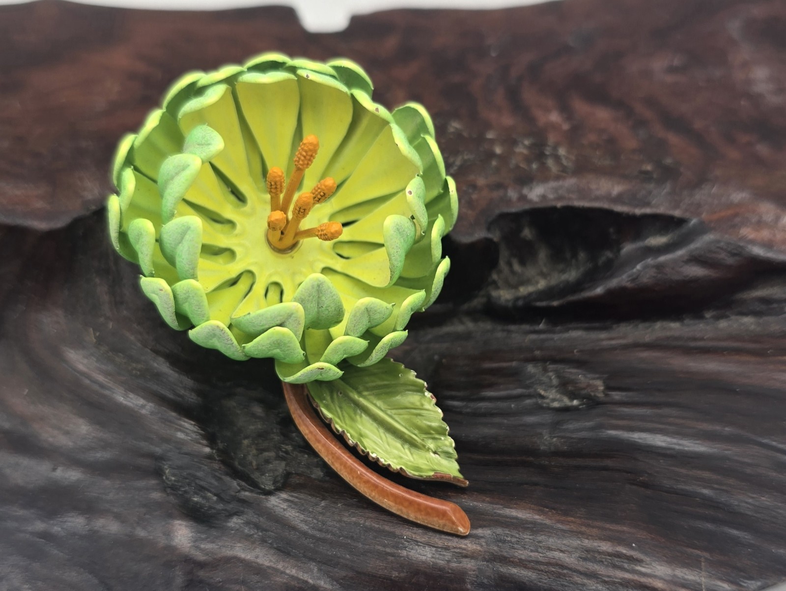 Vintage Retro Mod 60s Lime Green Enamel Metal Flower Pin Brooch