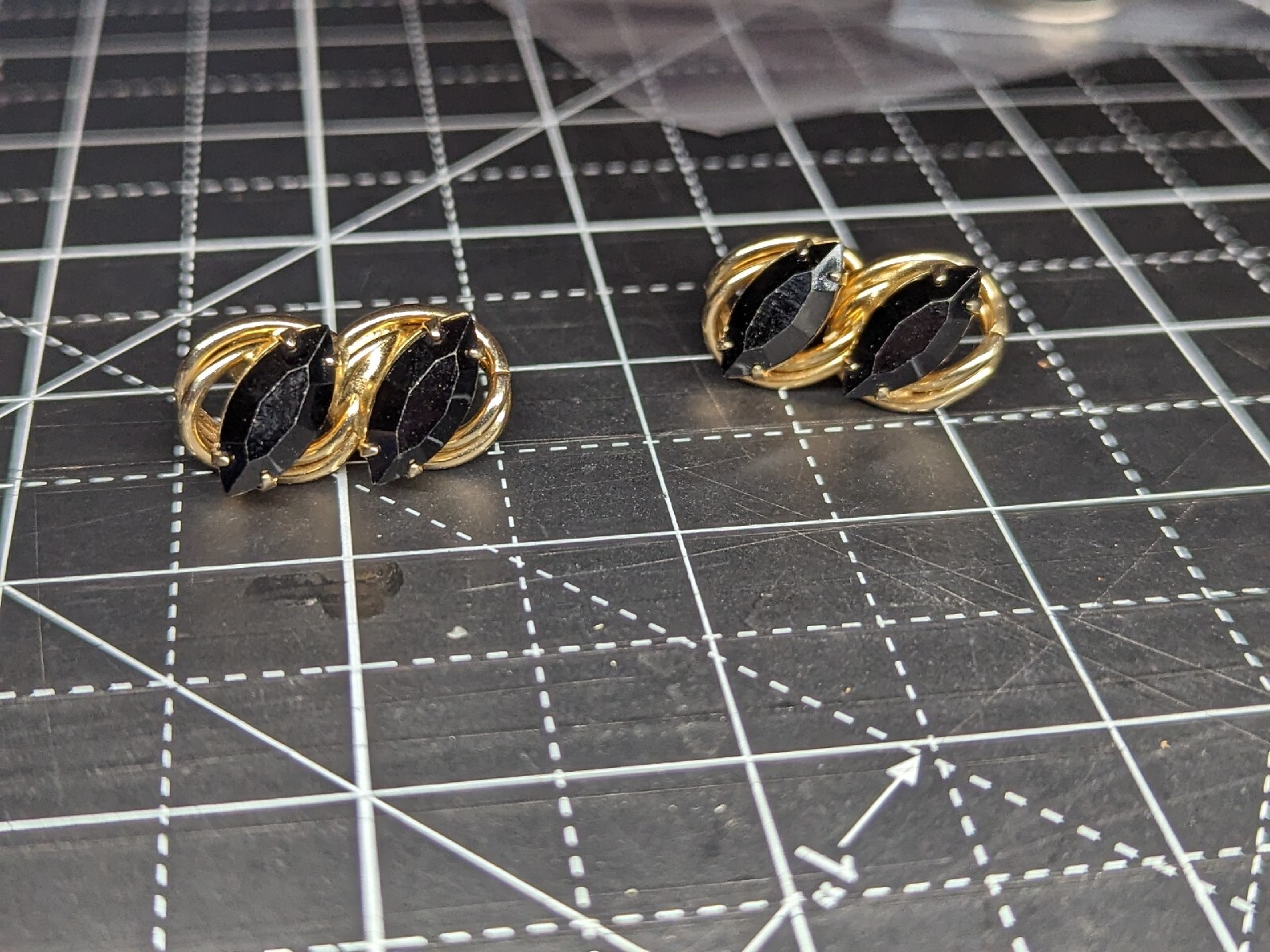 Screw On Earrings Unsigned – Black Stones Set – 1960s Style USA Seller