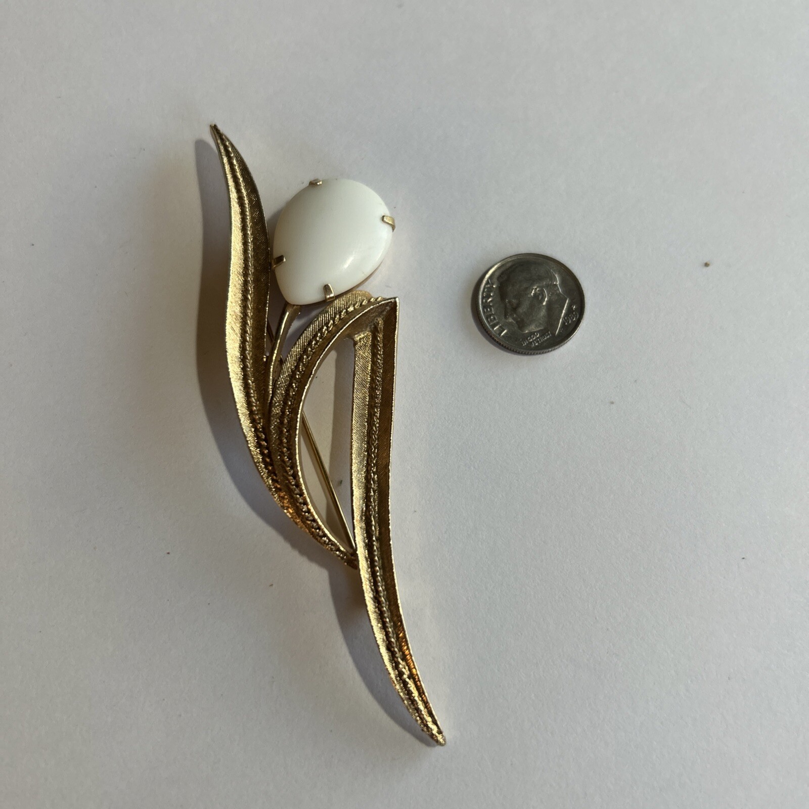Vintage SARAH COVENTRY Signed Large Stylized Gold Floral Pin Milk Glass Cabochon