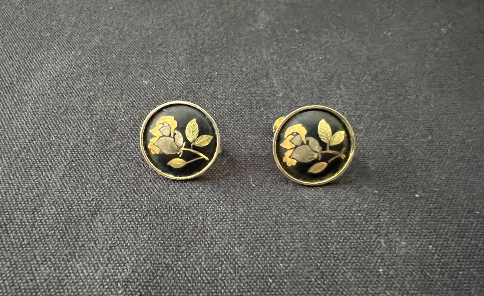 Vintage Pair of Signed Amita Damascene Round Screw Back Earrings Japan Flower