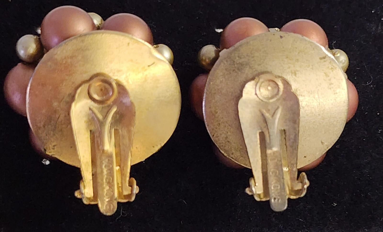 1″ Vintage Bronze Gold Cluster Bead Huggie Clip On Earrings – Jewelry Hong Kong