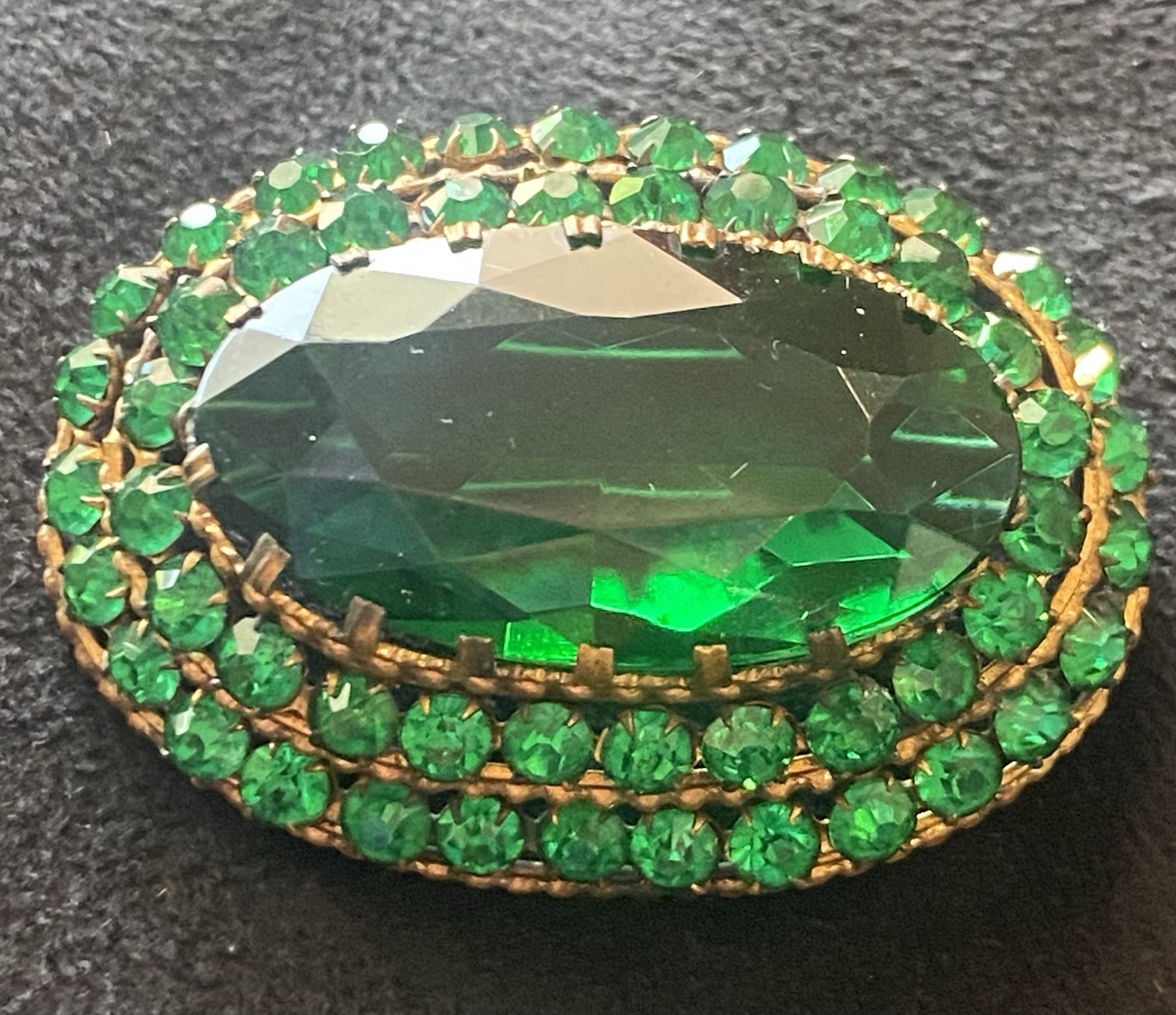 Atq 1920s Czechoslovakian Czech Emerald Green glass Tiered Art Deco brooch Pin
