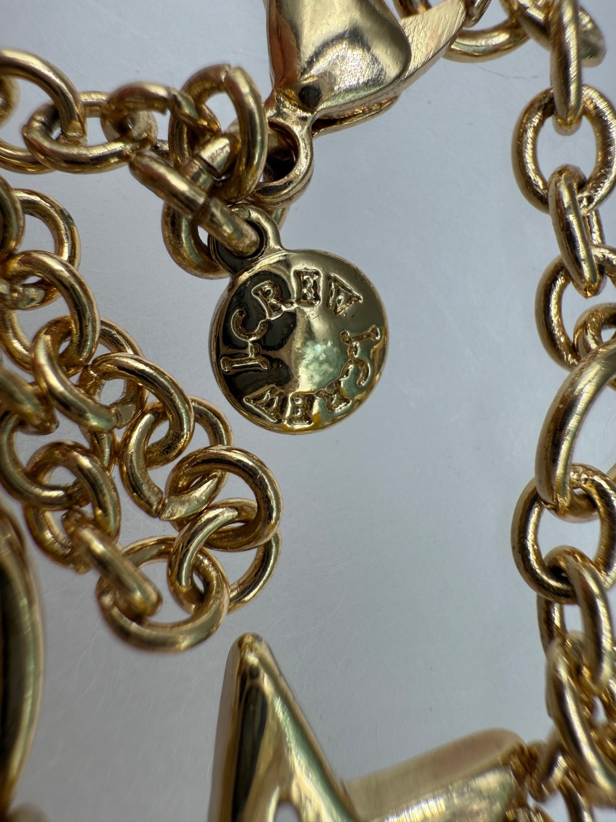 ESTATE GOLD TONE CRESCENT MOON STAR MULTI CHARM SIGNED CHAIN NECKLACE 26″