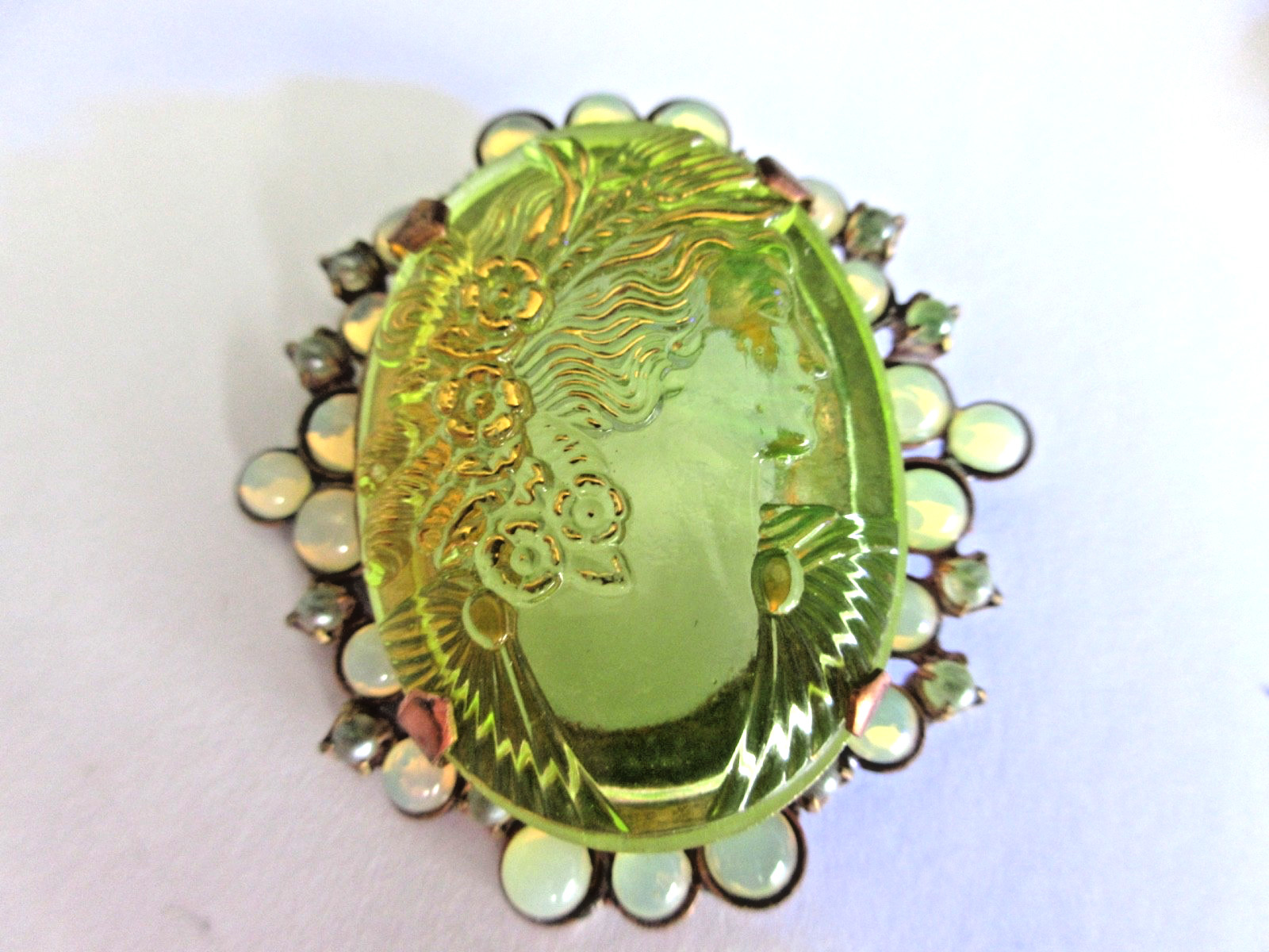 Stunning Victorian Brooch Czech Vaseline Uranium Rhinestones Glows in the dark