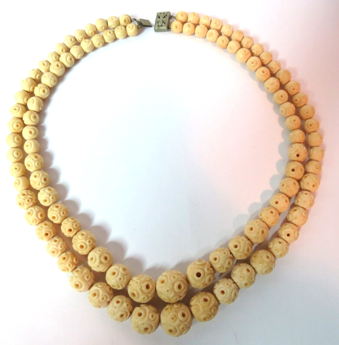 VINTAGE BONE BEADED DOUBLE ETCHED CURVED CHOKER NECKLACE 14 1/2″ LONG….