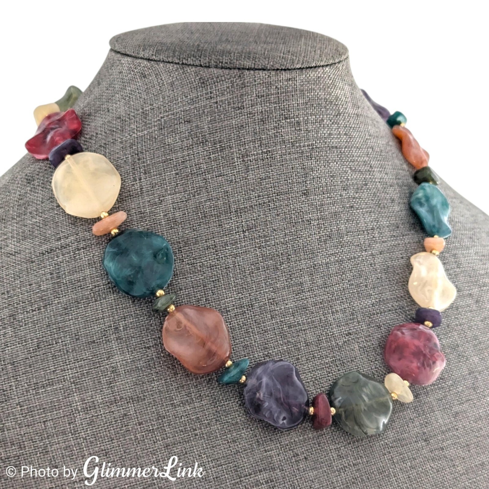 Vintage Multi Color Marbled Plastic Lucite Wavy Disc Chips Beaded Necklace