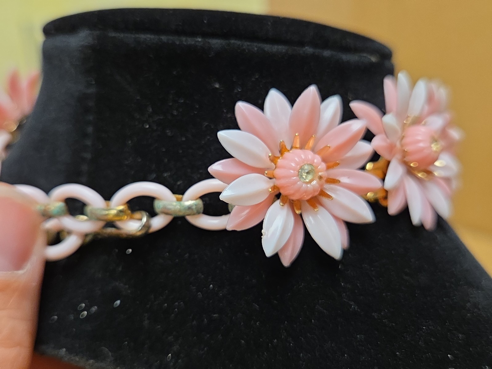 Vtg Coro Pink Plastic Flower Choker Necklace *SEE PICS