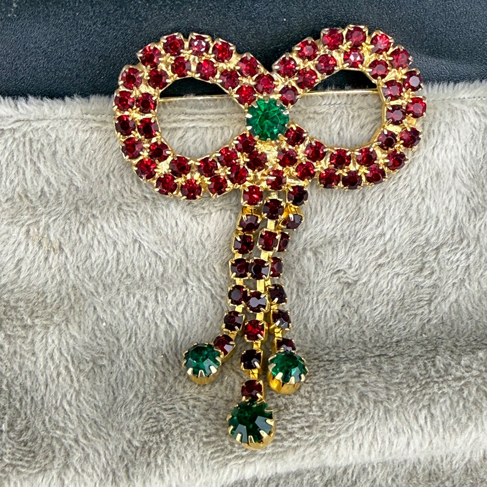 Vintage Rhinestone Bow Brooch Gold Tone Red Green Christmas