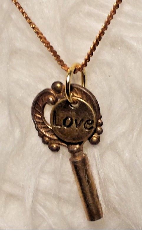 Vintage Key Pendant Necklace Love / Heart Pendant Necklace Charm Chain 26″