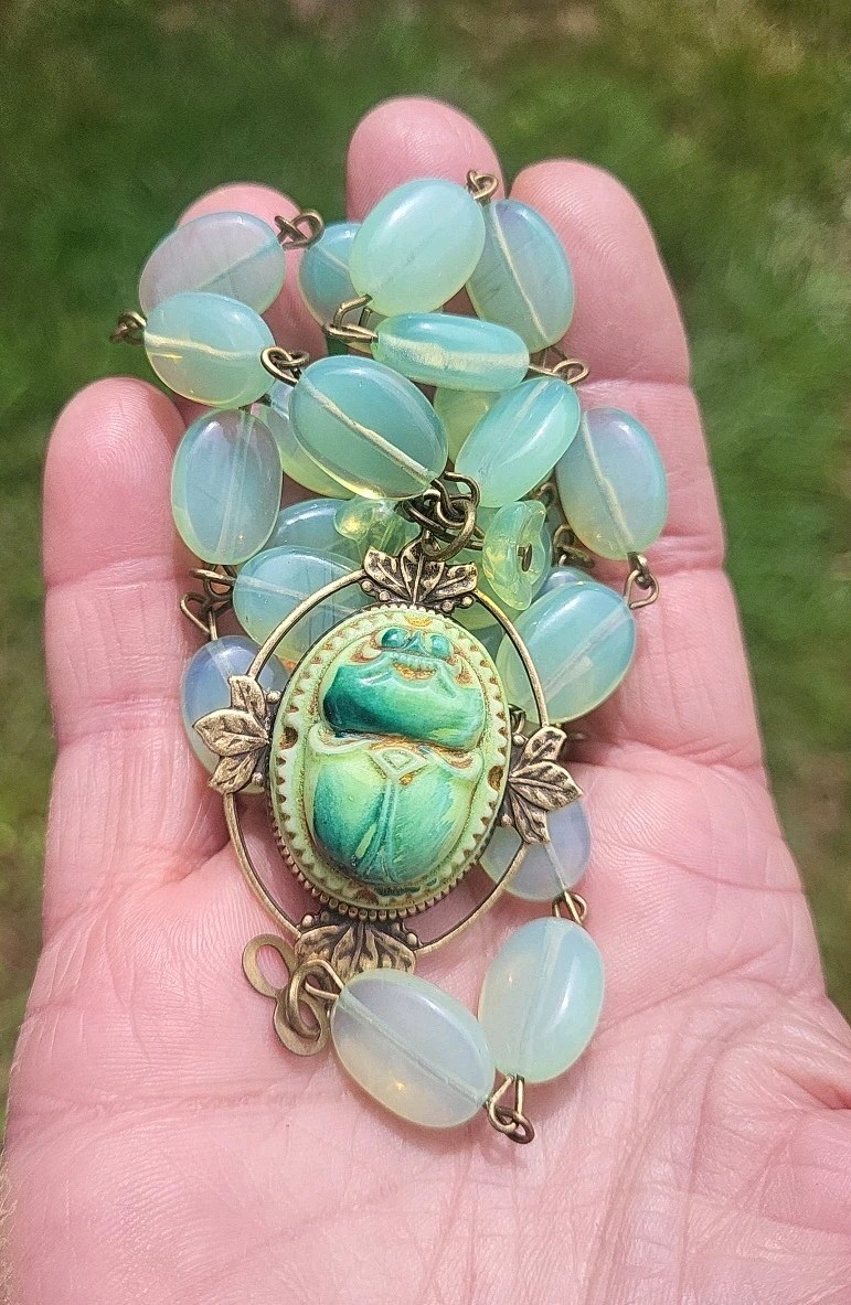 VINTAGE NEIGER EGYPTIAN SCARAB PENDANT OPALITE BEAD URANIUM FLOWER NECKLACE SET