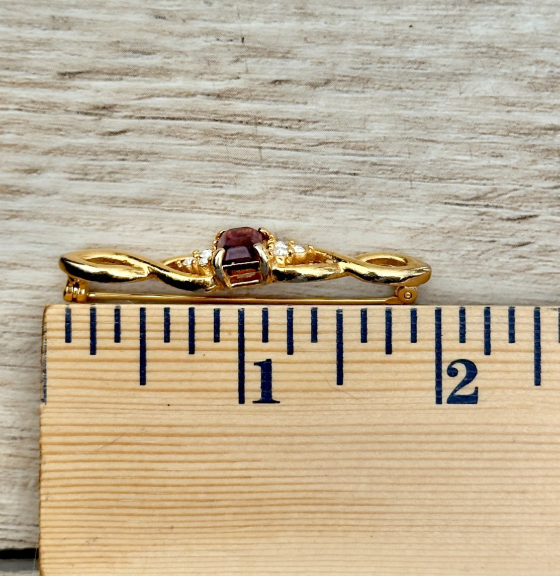 Rhinestone Brooch Pin Twisted Gold Tone Unsigned