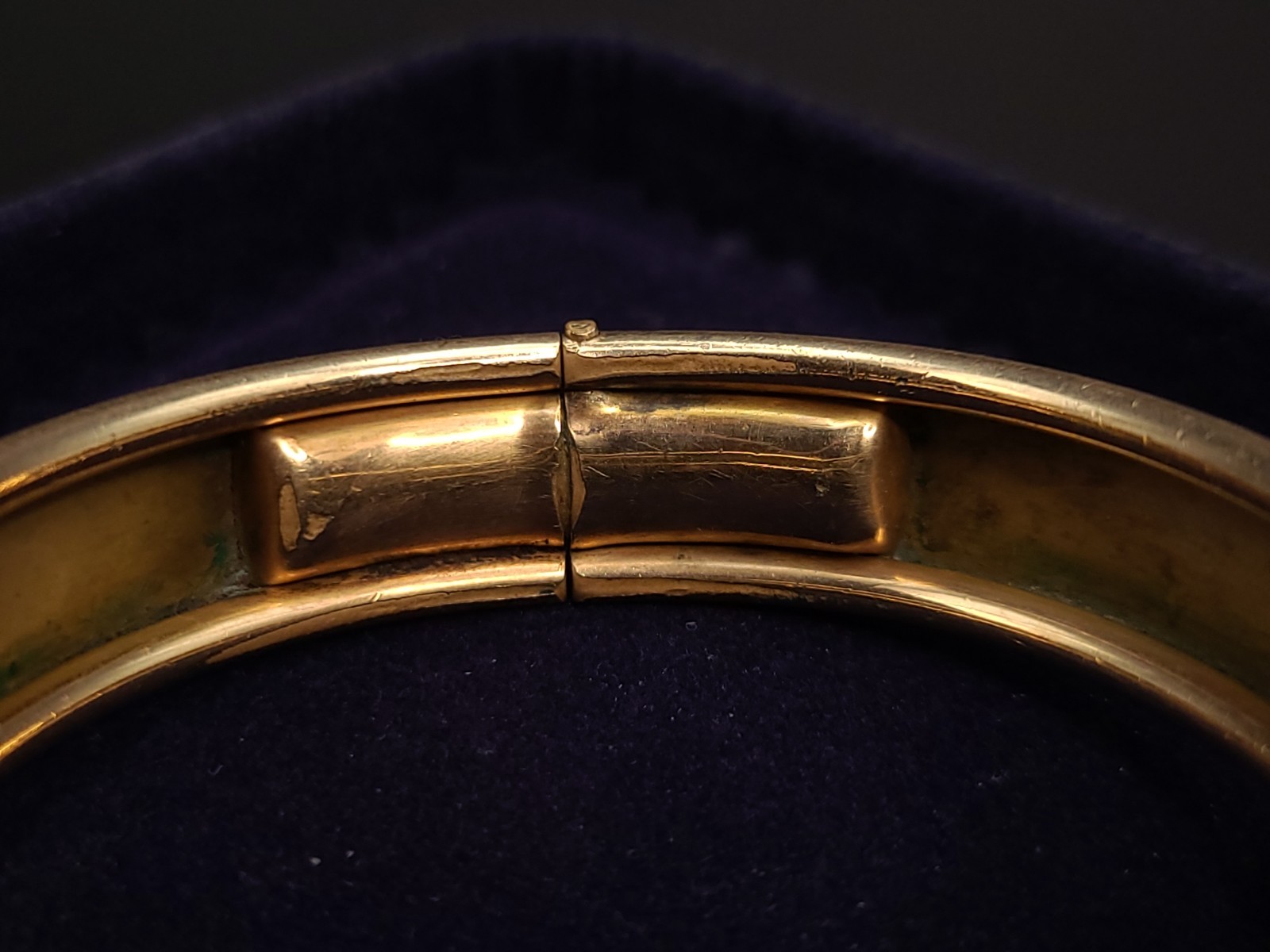 Antique Victorian Gold Filled Engraved Floral Hinged Bangle Bracelet 18cm
