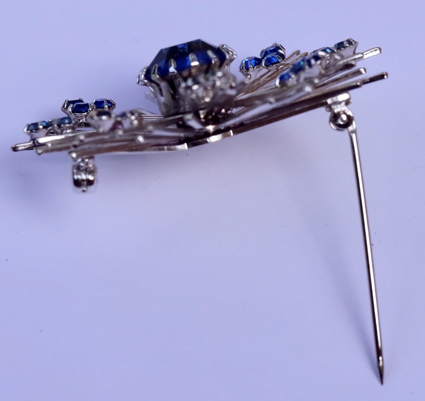 Sarah Coventry Signed “Coventry” Silver Tone Starburst Brooch Blue Rhinestones