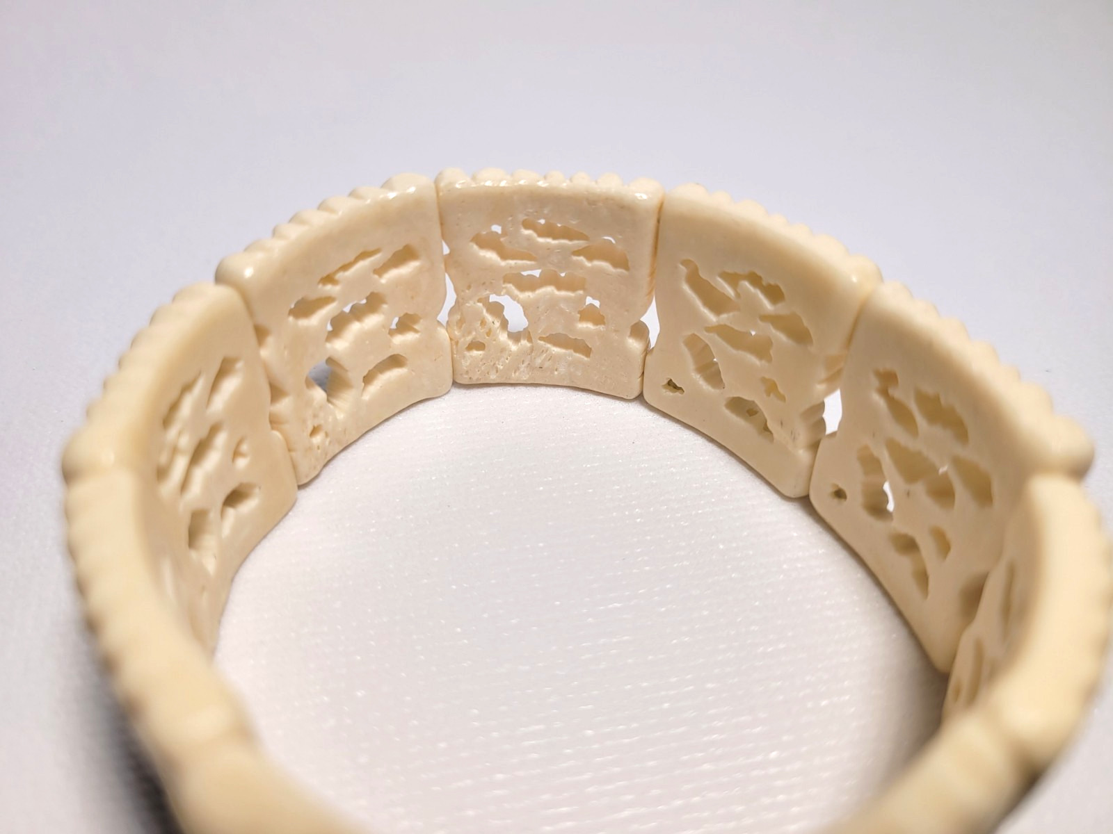 Vintage Hand Carved Bovine Bone Floral Openwork Panel Stretch Link Bracelet