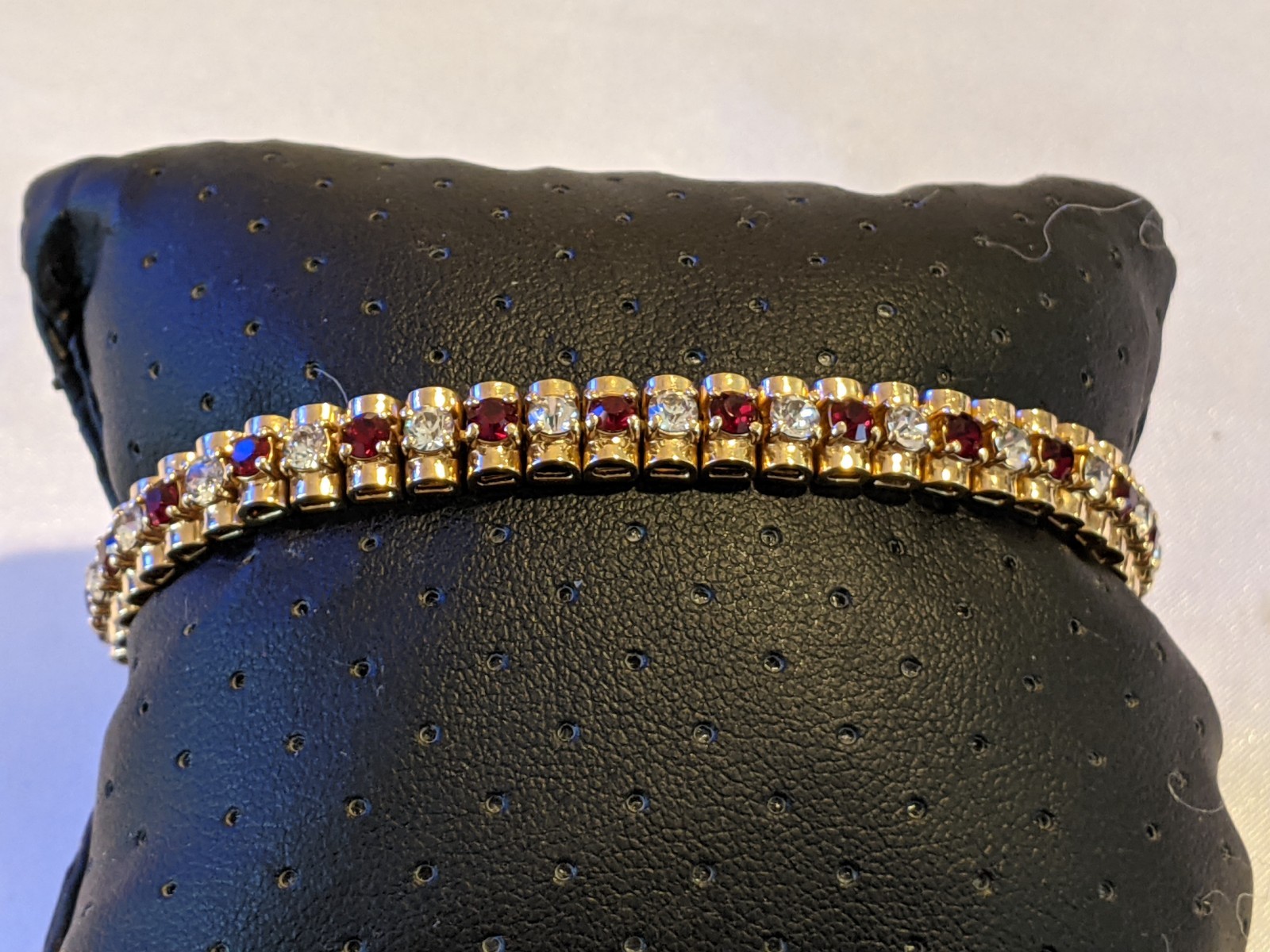 Vintage MONET Ruby Red & Clear Rhinestones Gold Tone Tennis Bracelet Signed 7″