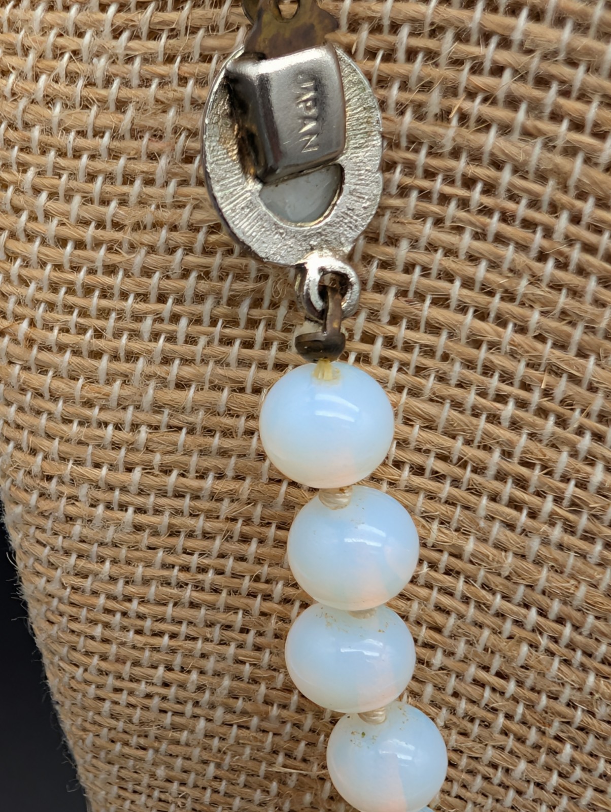 VINTAGE OPALITE OR OPALINE OPALESCENT GLASS BEAD NECKLACE HAND KNOTTED 23″