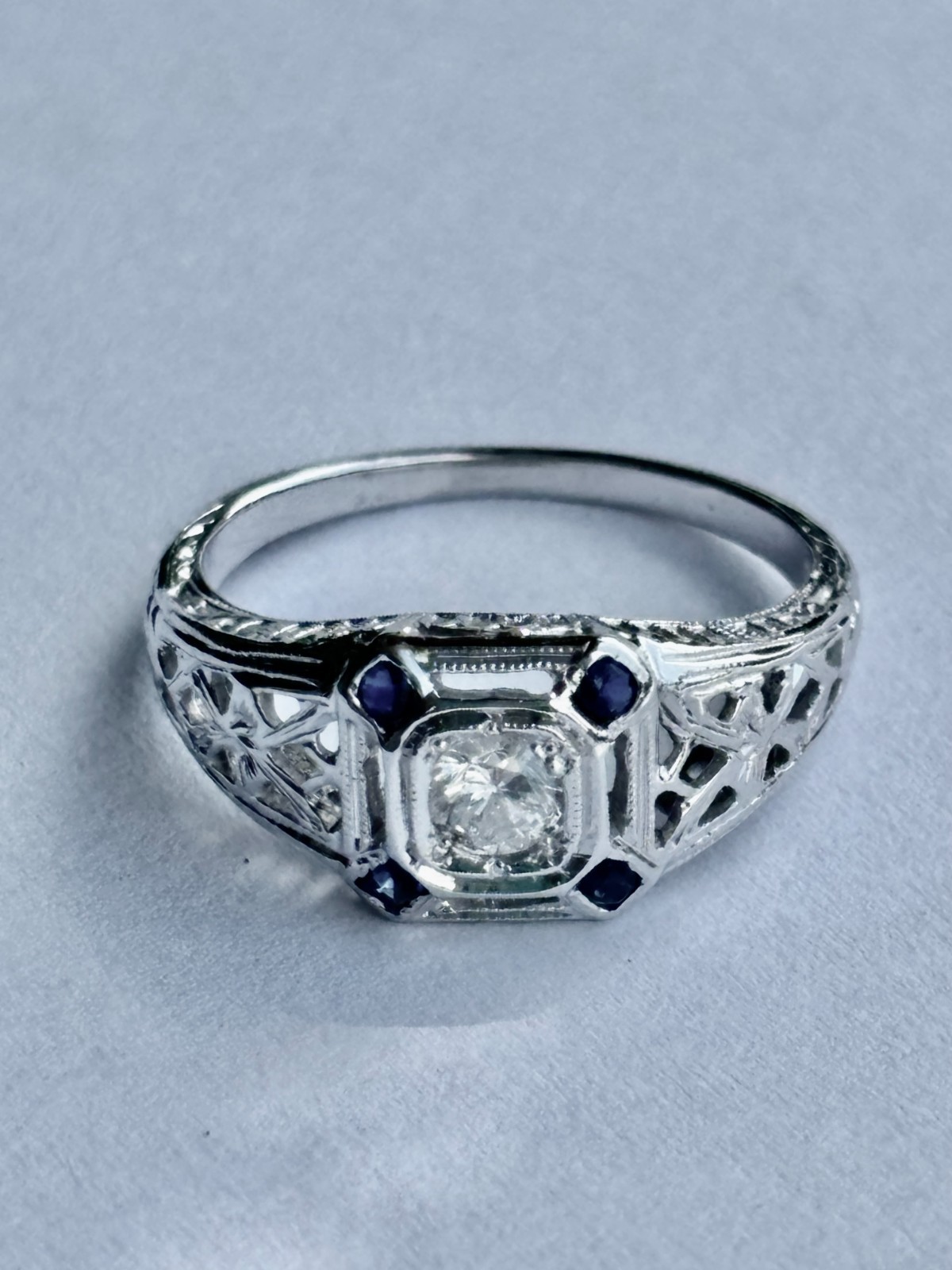 Vintage 14k white fold diamond and sapphire art deco filigree ring