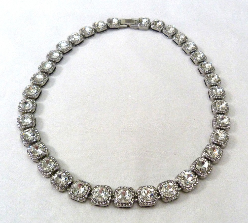 HALO PAVE SET SPARKLING LARGE FACETED CRYSTAL LINKS RHODIUM PLATE NECKLACE