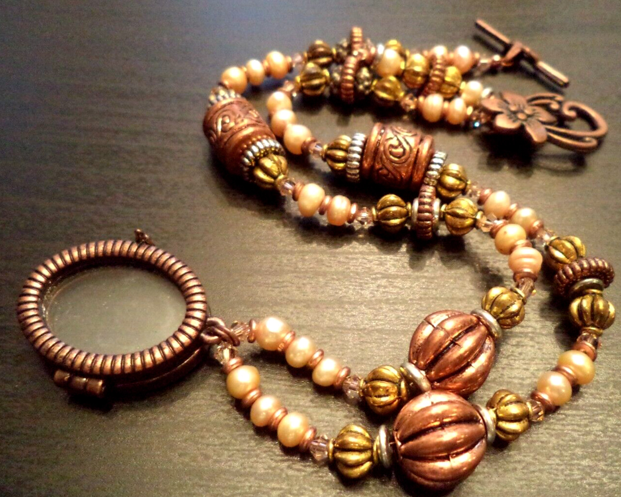 VINTAGE HIGH END ASSORTED BEADED PHOTO LOCKET 18.5 NECKLACE!!