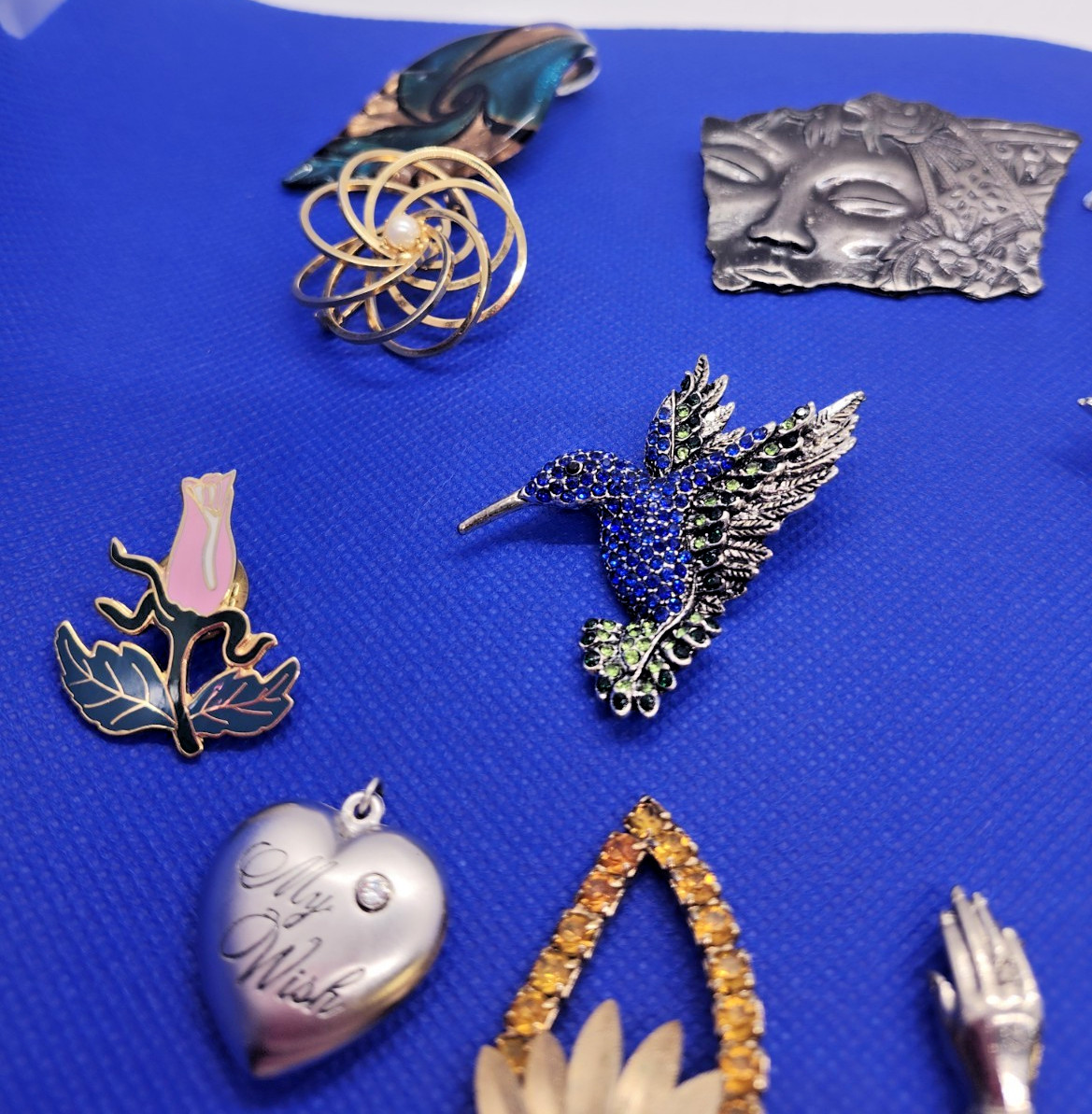 VTG Brooch & Lapel Pin Jewelry Lot Mixed Rhinestone Floral Bird Rabbit Mouse 15+