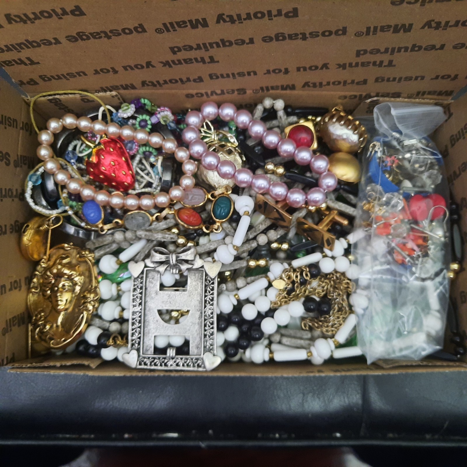 Vintage Junk Jewelry Lot Craft Harvest Repair Rhinestones And Wearable D2