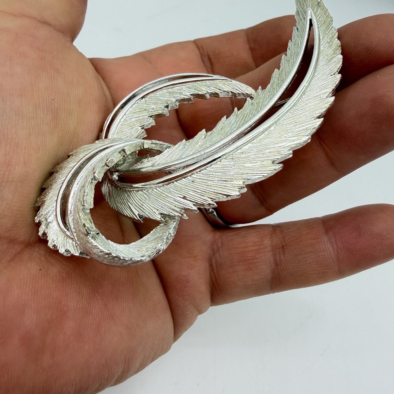 Vintage Sarah Coventry Leaf Brooch Large Textured Silver Tone