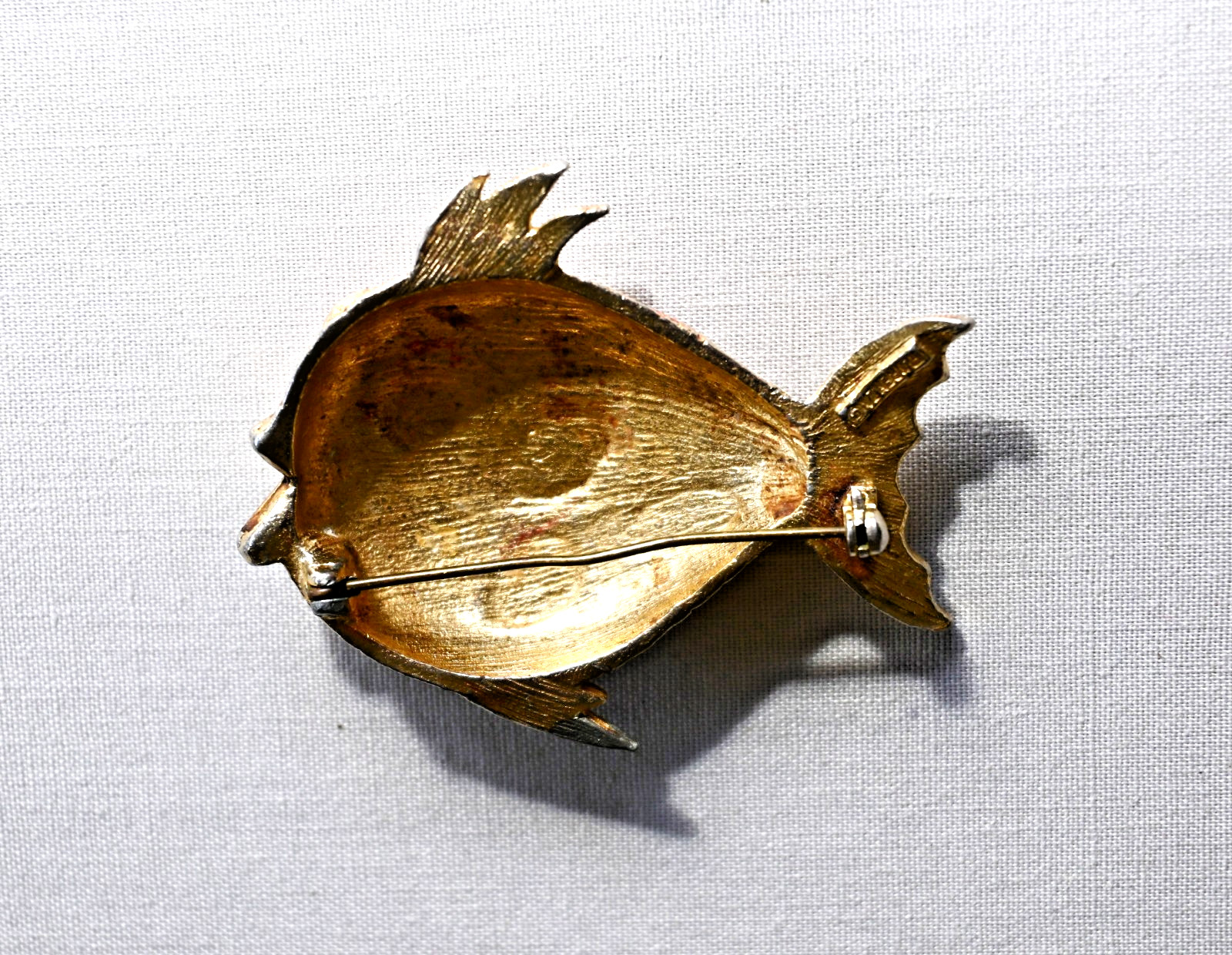 Vintage Florenza Enamel Textured Gold Tone Fish Brooch Pin Signed