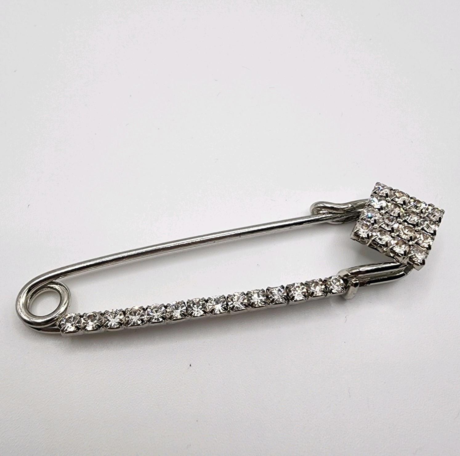 Square Diamond Shape Rhinestone Silver Tone Safety Pin Style Pin Brooch 3″ Long