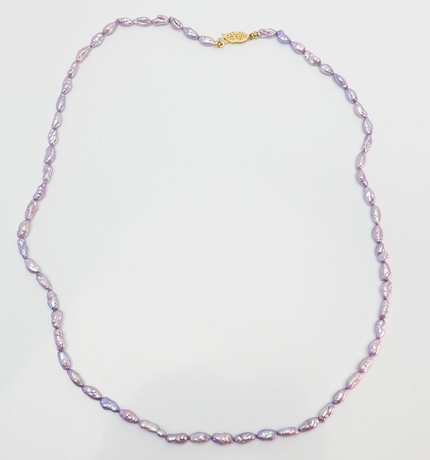 Beautiful 14k yellow gold clasp purple lavender fresh water pearl necklace