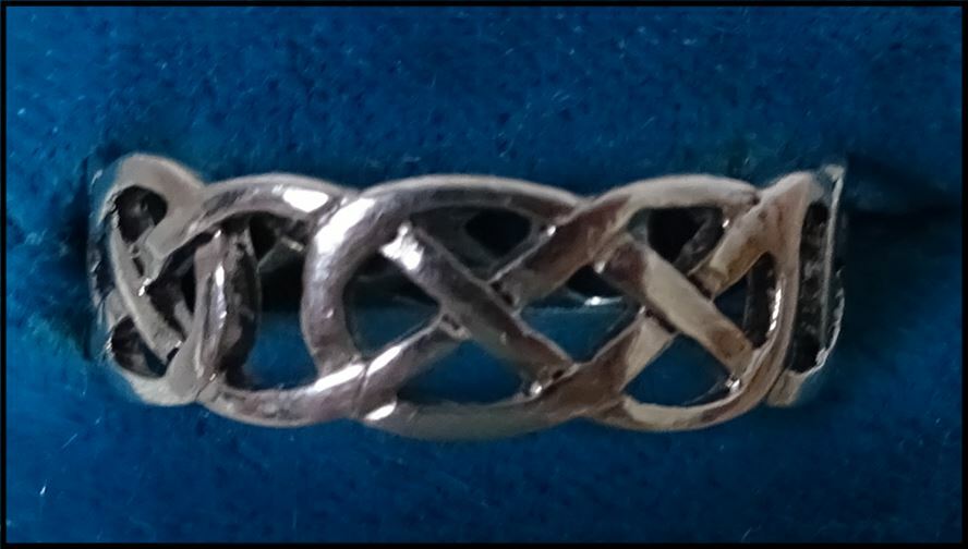 Vintage Sterling Silver Openwork Celtic Knot Design Band Ring Size 9.5