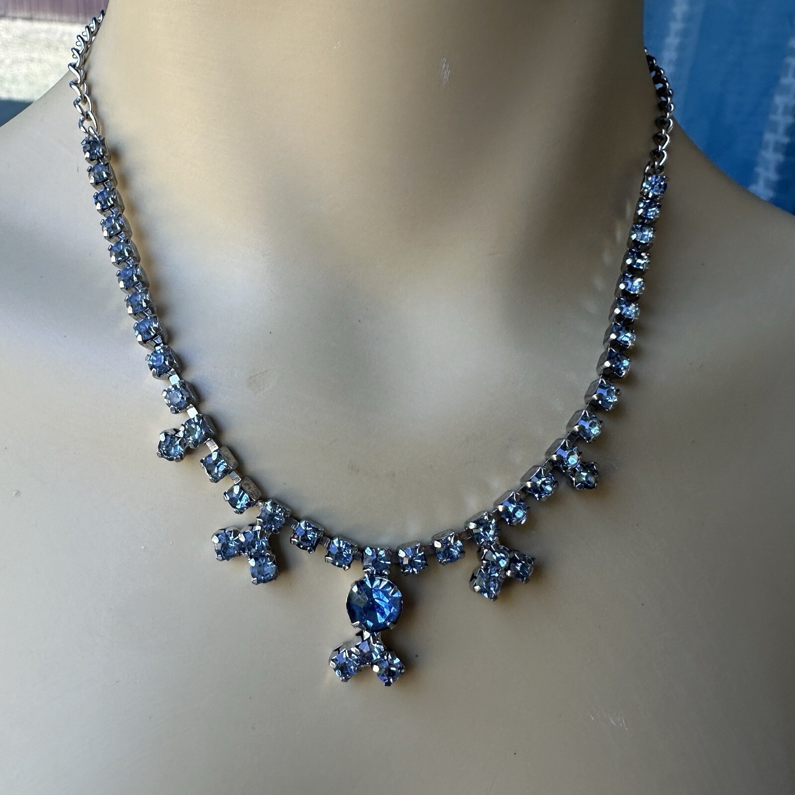 VTG 1950s Choker Necklace 16.5 Inch Light Blue Rhinestones Silver Sparkly Fancy