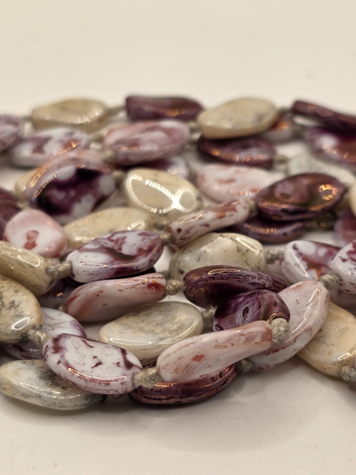 Vnt,purple/cream Swirl Glass Beaded Necklace,25 In