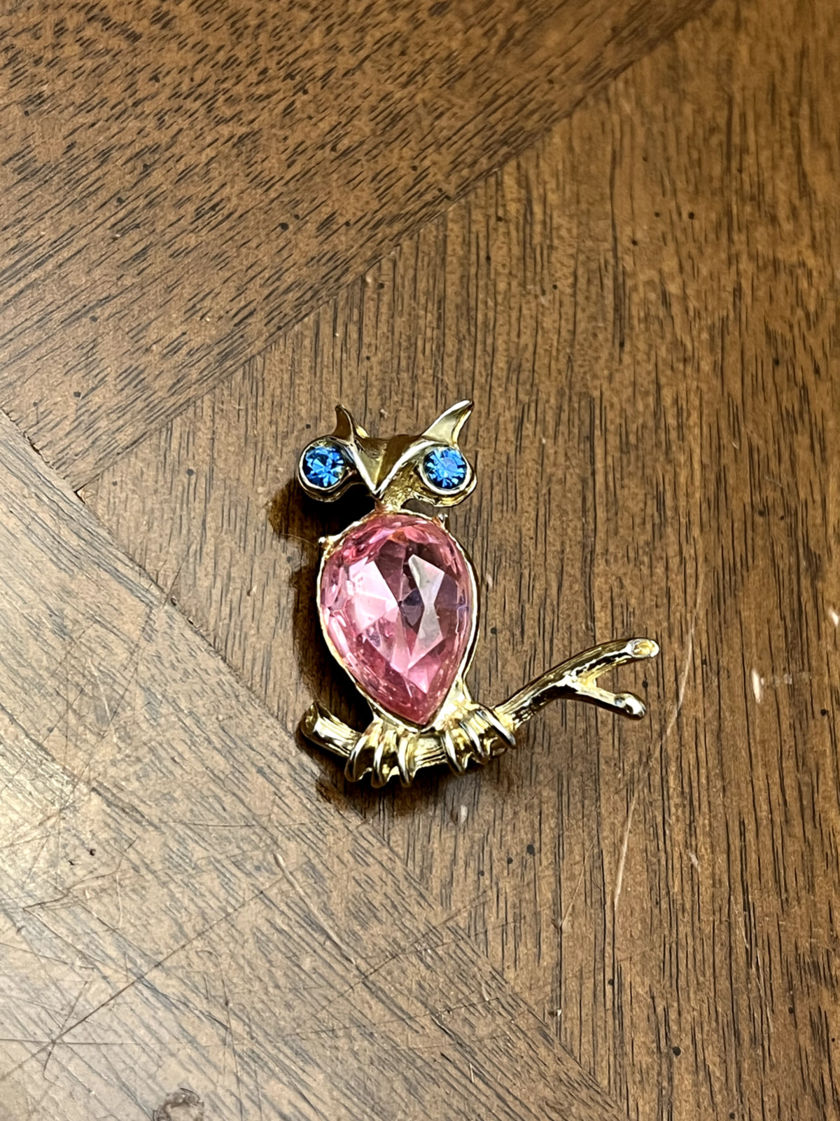 Vintage Pink & Blue Multicolor Rhinestone Owl Brooch Gold Tone Nice!