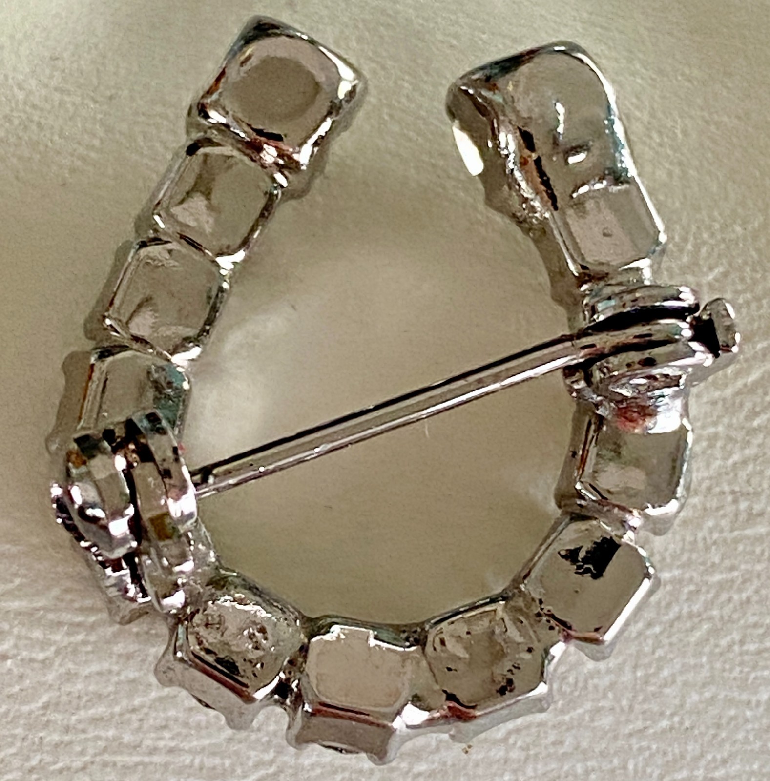 Vintage Lucky Horse Shoe Brooch Sterling Silver Rhinestones Good Luck .75″ Pin
