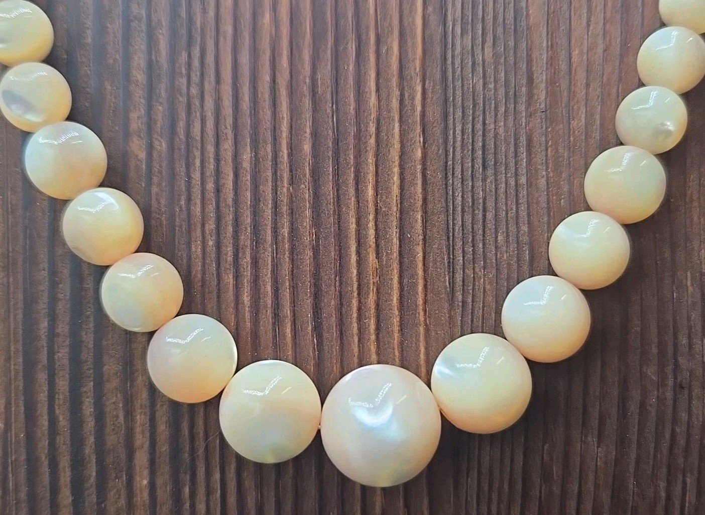 Vintage Mother of Pearl Necklace 16” Graduated Shell Round Beads Peach Blush